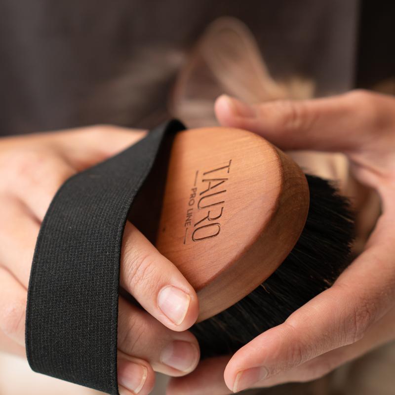 Oval Pearwood Grooming Brush with Horsehair & Bronze Wire